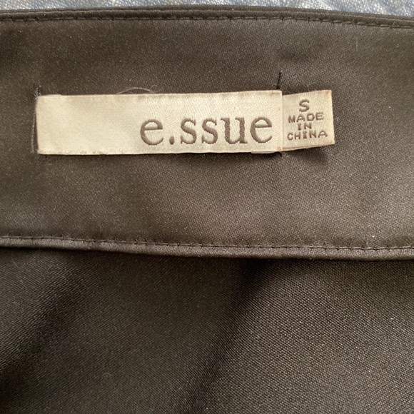 Women’s Dress - Picture 4 of 7